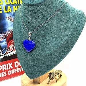 Polished Lapis Lazuli Heart Pendant – Simple and Elegant