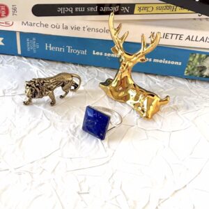 Elegant Edge – Square Cut Lapis Ring in Pure Silver